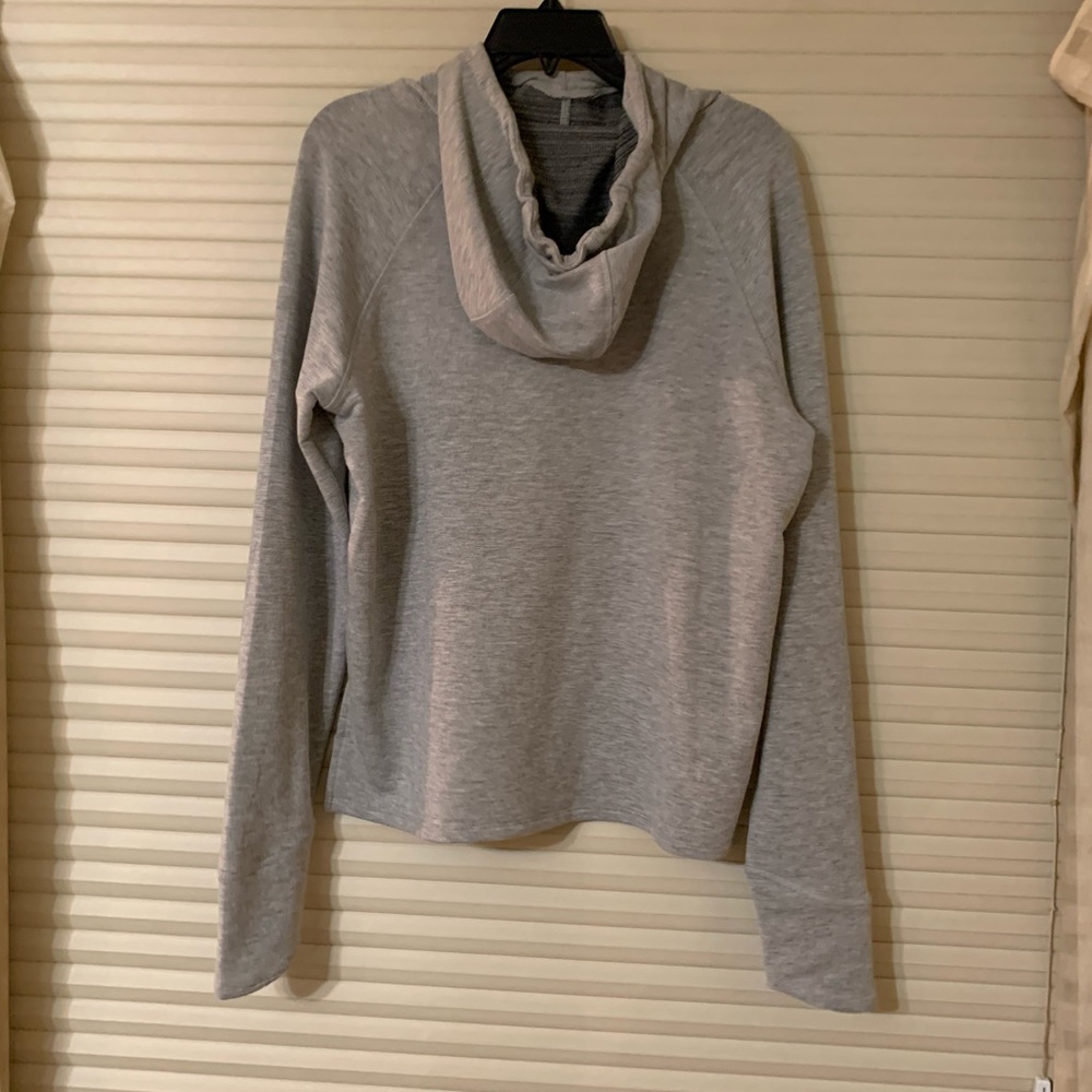 never worn athletic material - Picture 2 of 3